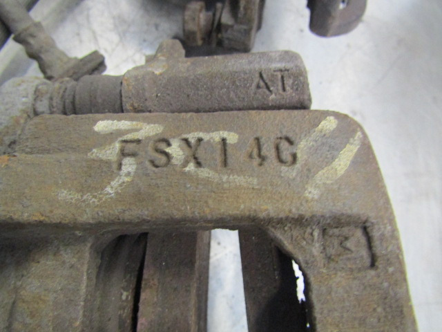 MITSUBISHI FUSO 3C11/3C13 FRONT BRAKE CALIPERS P/NO FSX14C - Piezas de freno para Camión: foto 2 MITSUBISHI FUSO 3C11/3C13 FRONT BRAKE CALIPERS P/NO FSX14C - Piezas de freno para Camión: foto 2