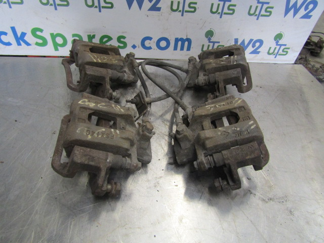 MITSUBISHI FUSO 3C11/3C13 FRONT BRAKE CALIPERS P/NO FSX14C - Piezas de freno para Camión: foto 1 MITSUBISHI FUSO 3C11/3C13 FRONT BRAKE CALIPERS P/NO FSX14C - Piezas de freno para Camión: foto 1