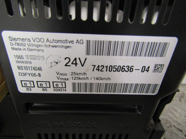 RENAULT MIDLUM DXI CLOCK CLUSTER P/NO 7421050636-04 - Cabina e interior para Camión: foto 3 RENAULT MIDLUM DXI CLOCK CLUSTER P/NO 7421050636-04 - Cabina e interior para Camión: foto 3