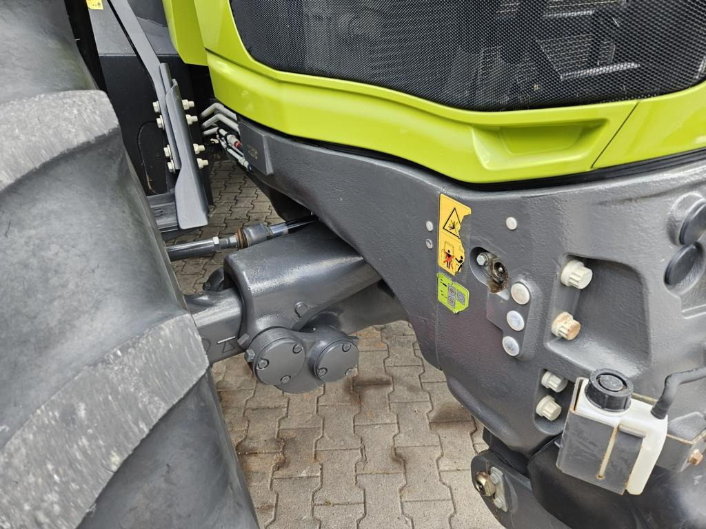 Tractor CLAAS AXION 810 CMATIC: foto 9