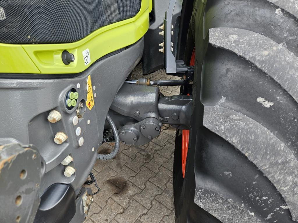Tractor CLAAS AXION 810 CMATIC: foto 10