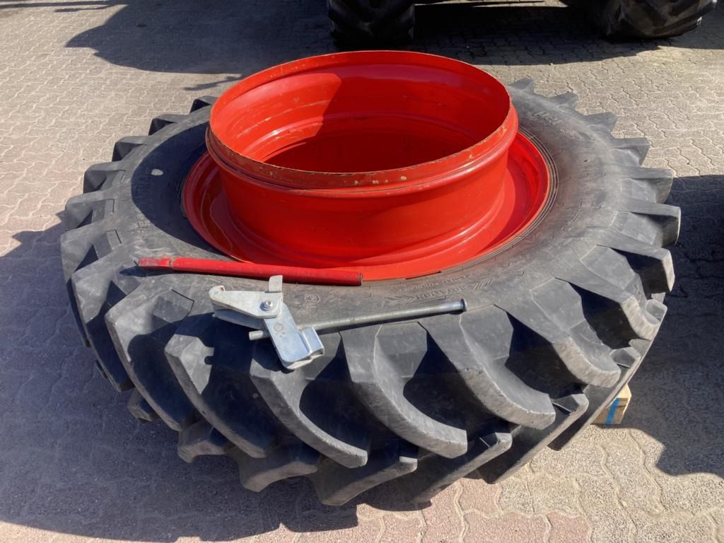 CLAAS AXION 830 CMATIC - Tractor: foto 5 CLAAS AXION 830 CMATIC - Tractor: foto 5