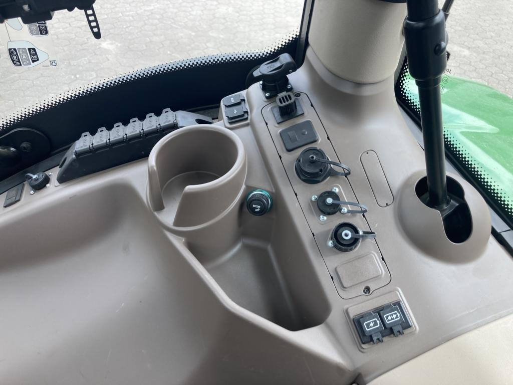 John Deere 6R140 - Tractor: foto 3 John Deere 6R140 - Tractor: foto 3