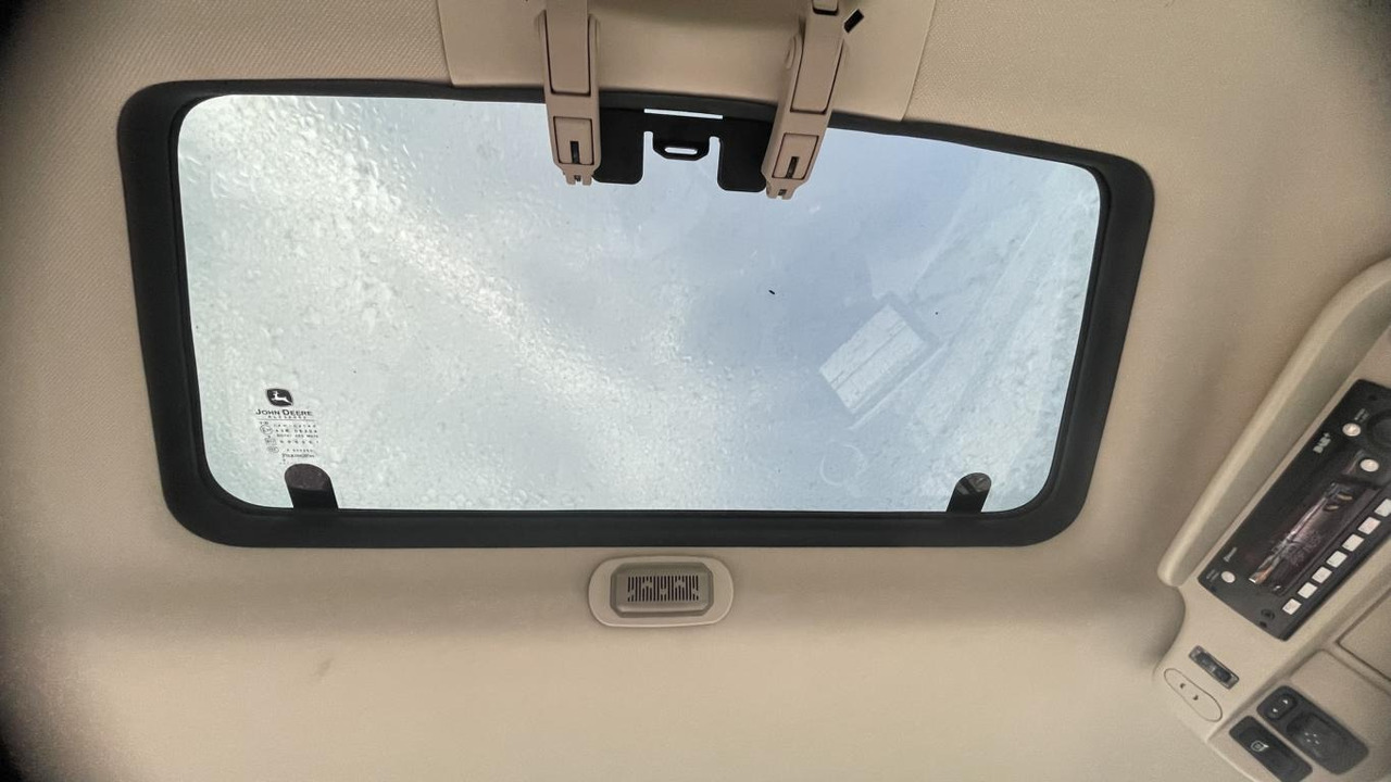 John Deere 6R215 - Tractor: foto 4 John Deere 6R215 - Tractor: foto 4