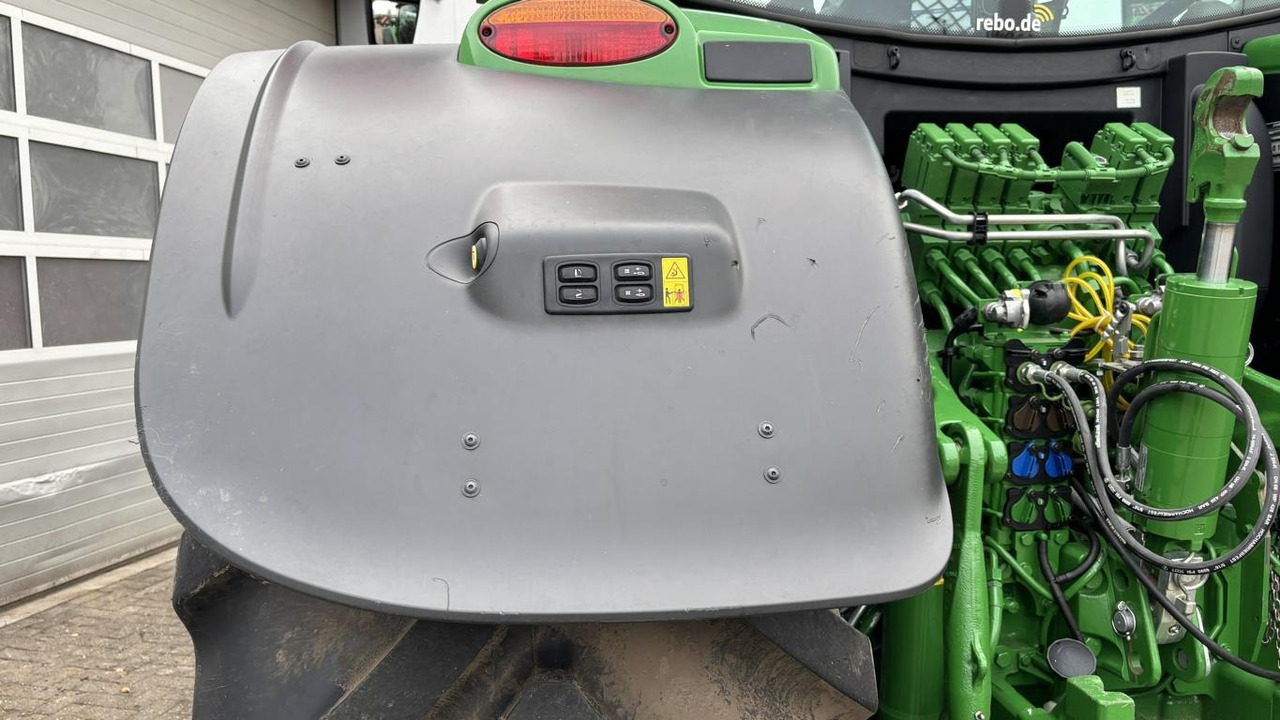 John Deere 6R215 - Tractor: foto 5 John Deere 6R215 - Tractor: foto 5