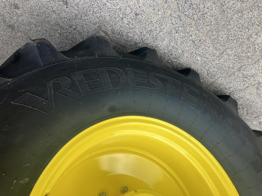 John Deere 6R215 - Tractor: foto 3 John Deere 6R215 - Tractor: foto 3