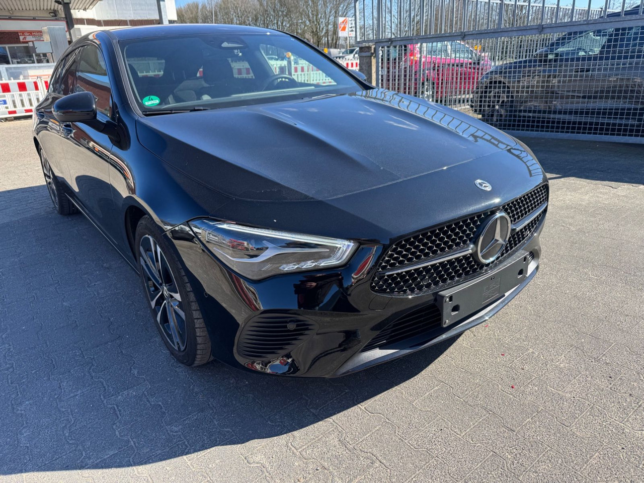 Mercedes-Benz CLA 180 Shooting Brake AUT / LED / CAMERA / NAVI - Coche: foto 1 Mercedes-Benz CLA 180 Shooting Brake AUT / LED / CAMERA / NAVI - Coche: foto 1