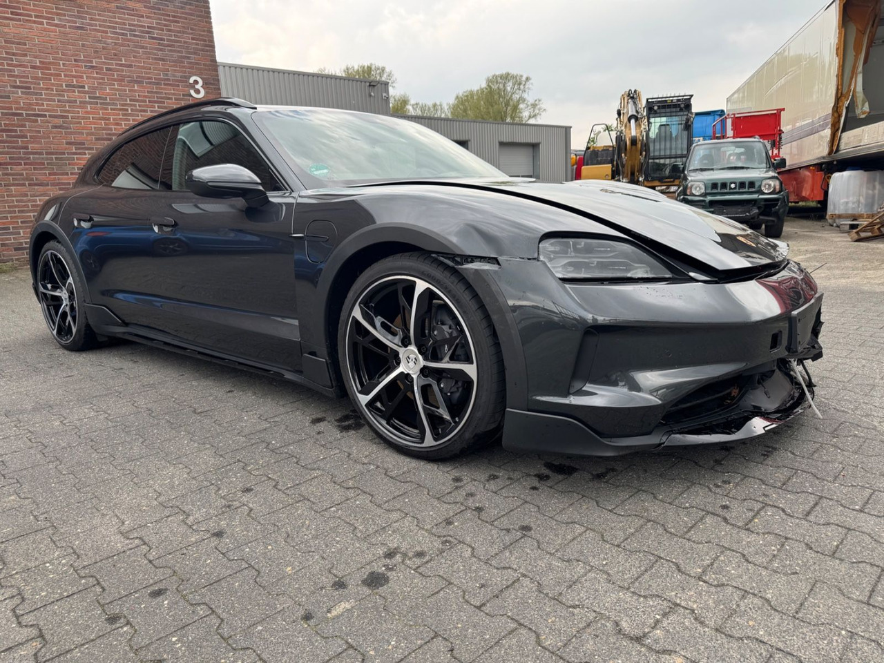 Porsche Taycan Cross Turismo 4 NUR 450 KM!! - Coche: foto 1 Porsche Taycan Cross Turismo 4 NUR 450 KM!! - Coche: foto 1