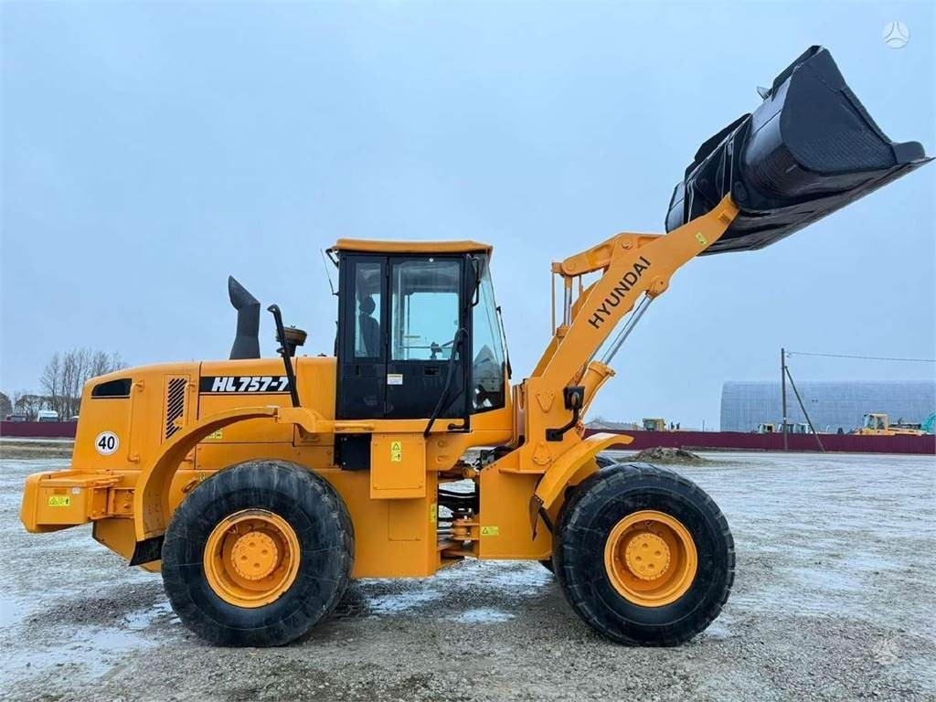 Cargadora de ruedas Hyundai HL757-7, third line: foto 9