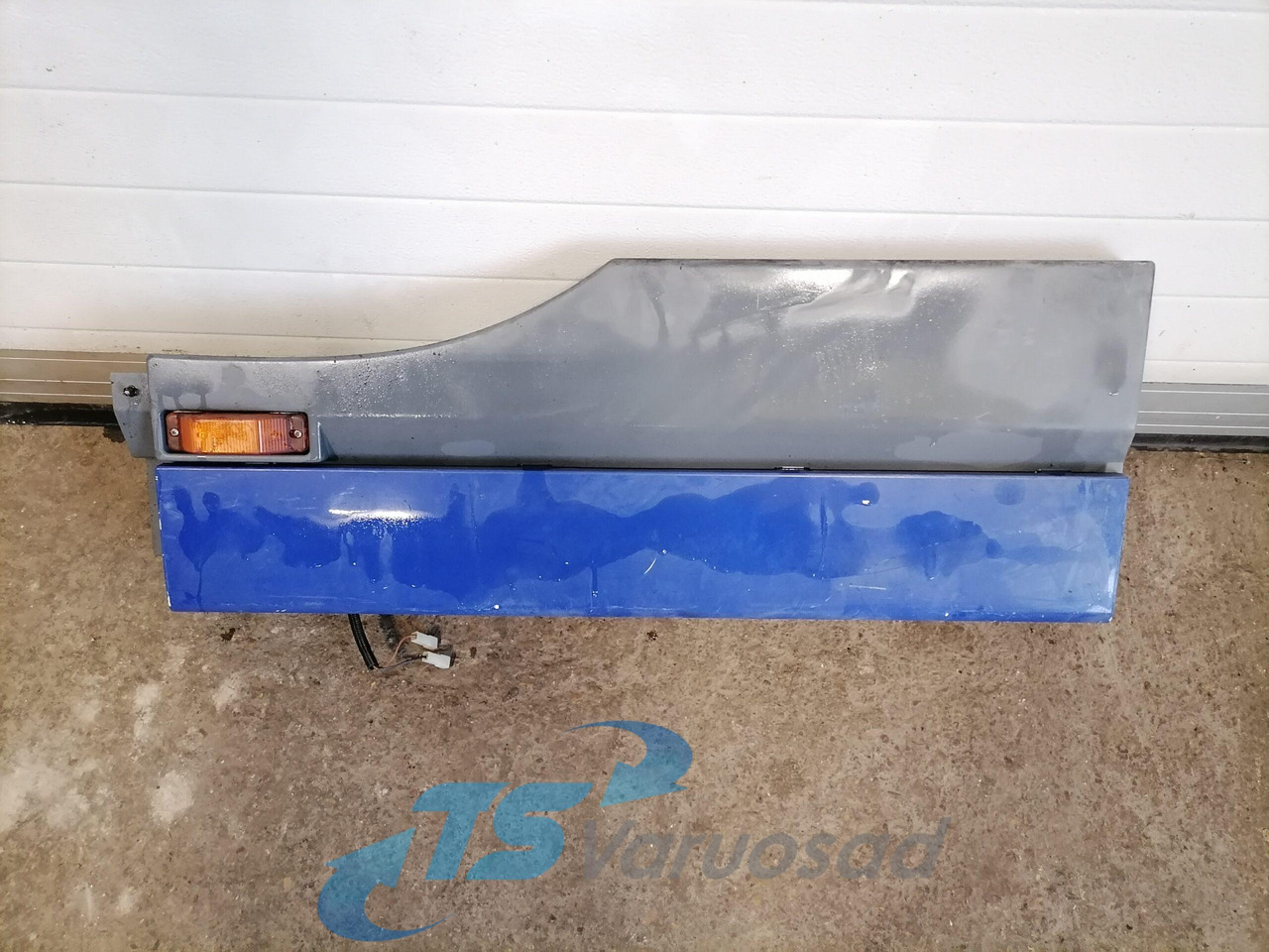 DAF DAF cab extension 1291171 - Pieza universal para Camión: foto 1 DAF DAF cab extension 1291171 - Pieza universal para Camión: foto 1