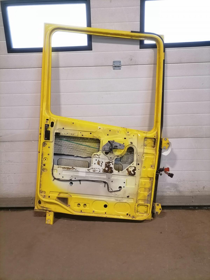 DAF Door 1676218 - Puerta y piezas para Camión: foto 5 DAF Door 1676218 - Puerta y piezas para Camión: foto 5