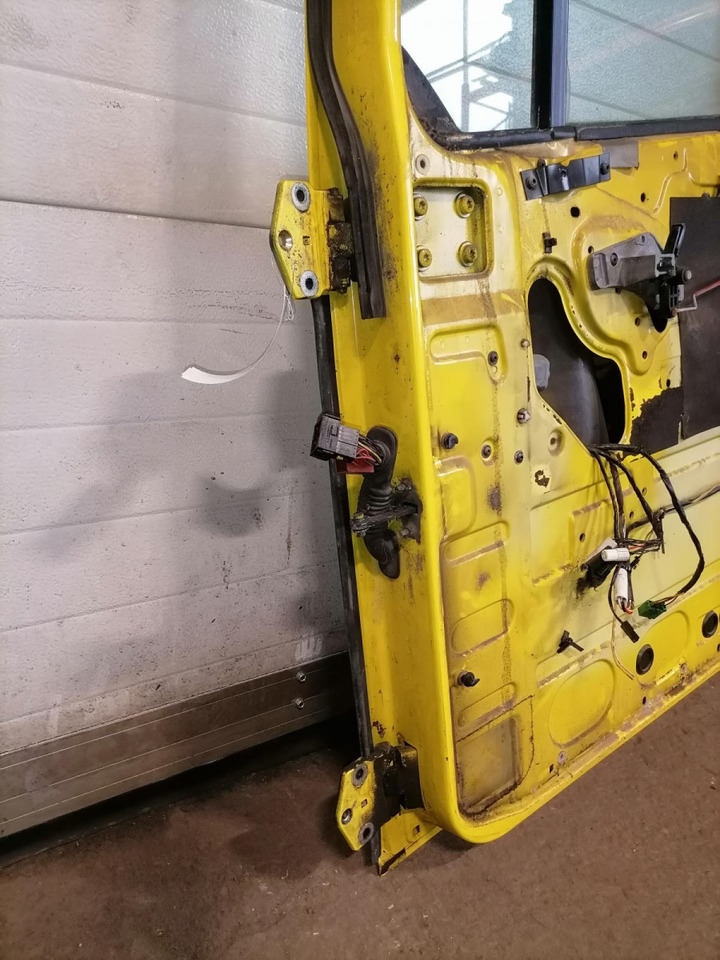 DAF Door 1676219 - Puerta y piezas para Camión: foto 5 DAF Door 1676219 - Puerta y piezas para Camión: foto 5