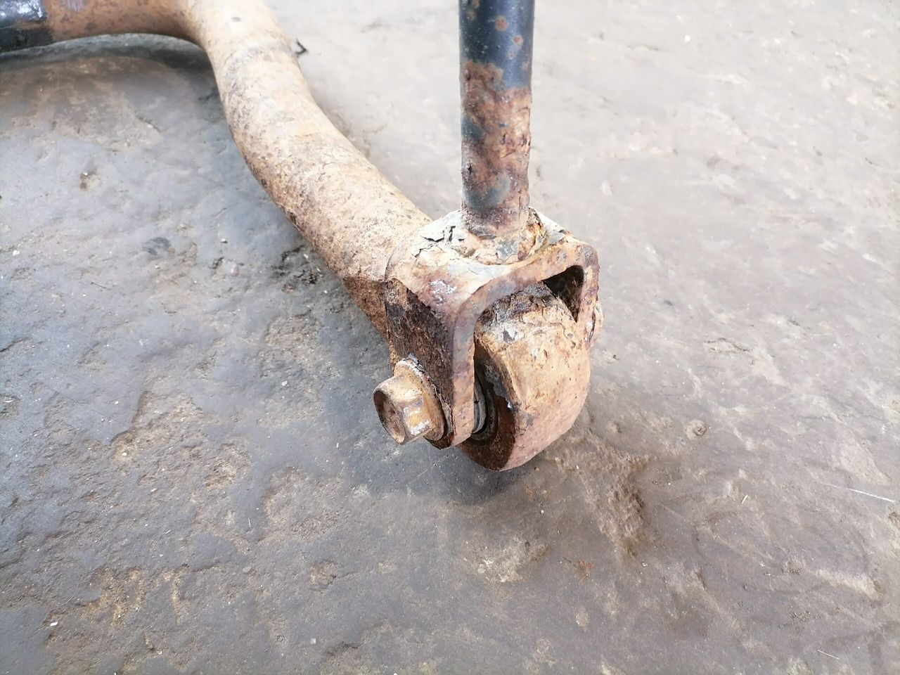 MAN Anti-roll bar 81437156074 - Barra estabilizadora para Camión: foto 3 MAN Anti-roll bar 81437156074 - Barra estabilizadora para Camión: foto 3