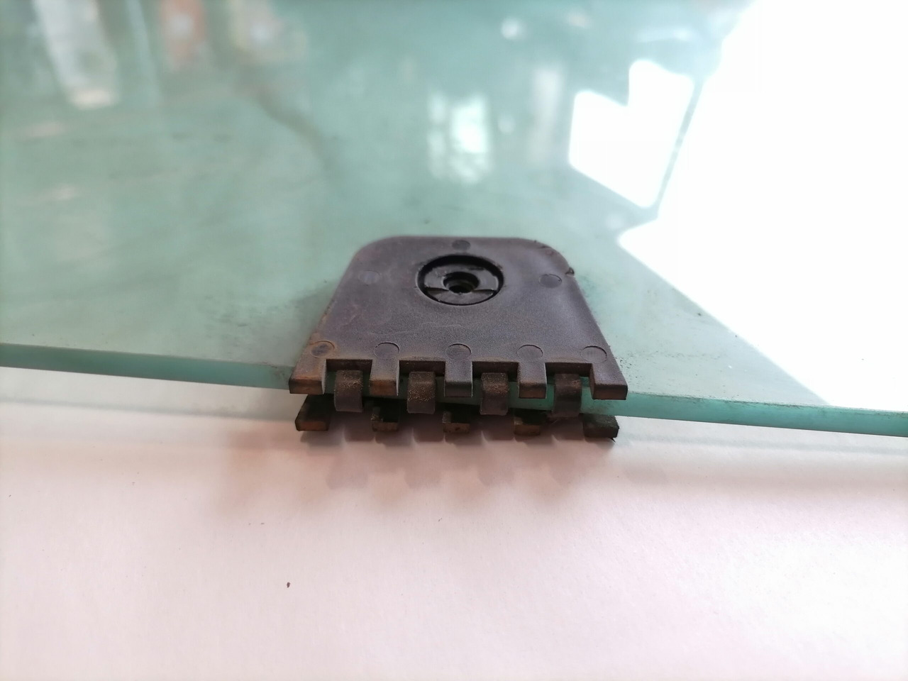 MAN Küljeklaas, vasak 81626450039 - Ventana y piezas para Camión: foto 4 MAN Küljeklaas, vasak 81626450039 - Ventana y piezas para Camión: foto 4