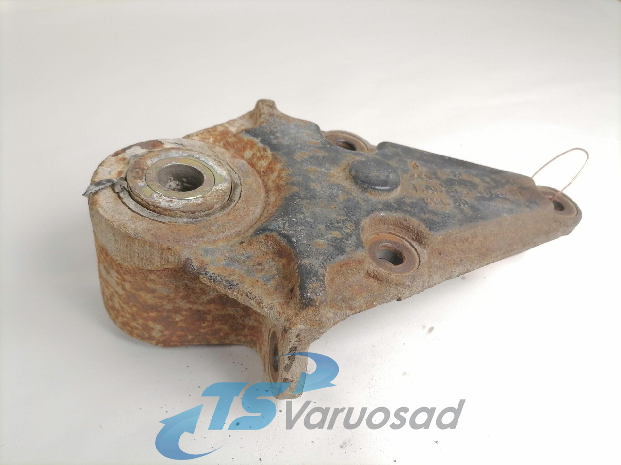 MAN Leaf spring bracket 81413013267 - Suspensión para Camión: foto 2 MAN Leaf spring bracket 81413013267 - Suspensión para Camión: foto 2