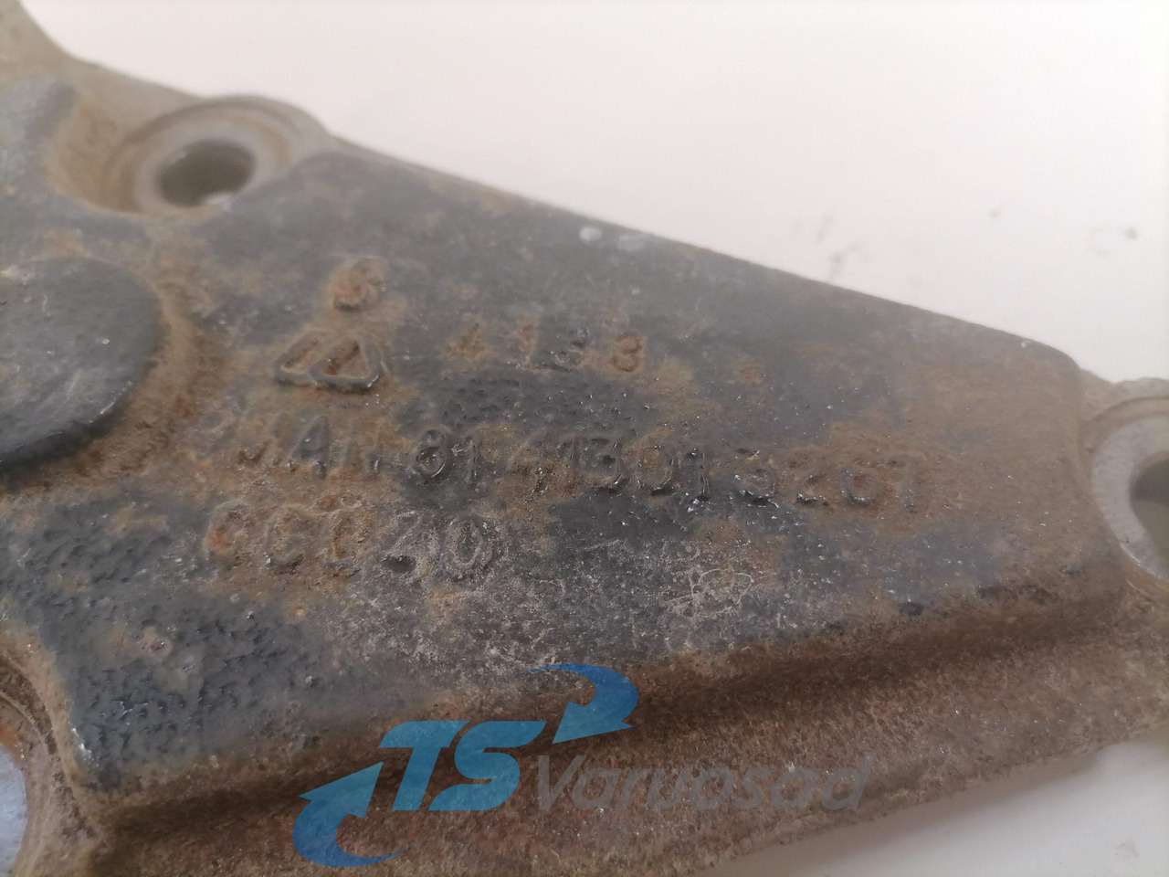 MAN Leaf spring bracket 81413013267 - Suspensión para Camión: foto 4 MAN Leaf spring bracket 81413013267 - Suspensión para Camión: foto 4