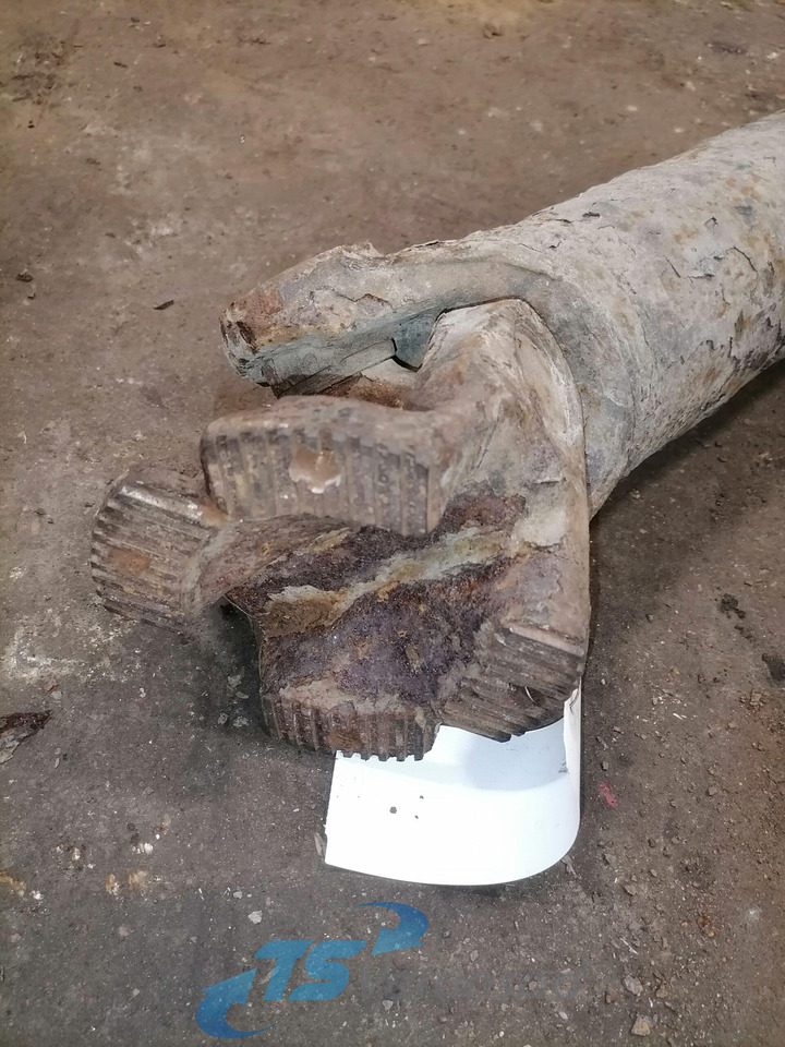 MAN Propeller shaft 81393326148 - Árbol de transmisión para Camión: foto 3 MAN Propeller shaft 81393326148 - Árbol de transmisión para Camión: foto 3