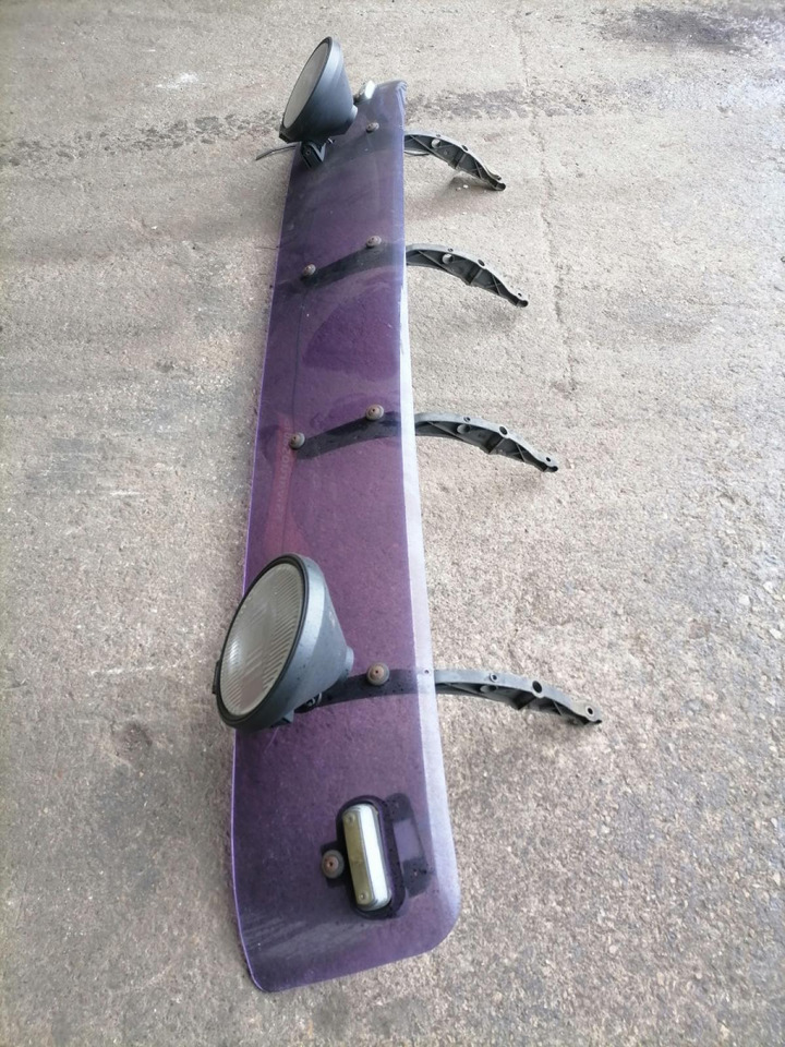 MAN Sun visor 81637010030 - Carrocería y exterior para Camión: foto 5 MAN Sun visor 81637010030 - Carrocería y exterior para Camión: foto 5