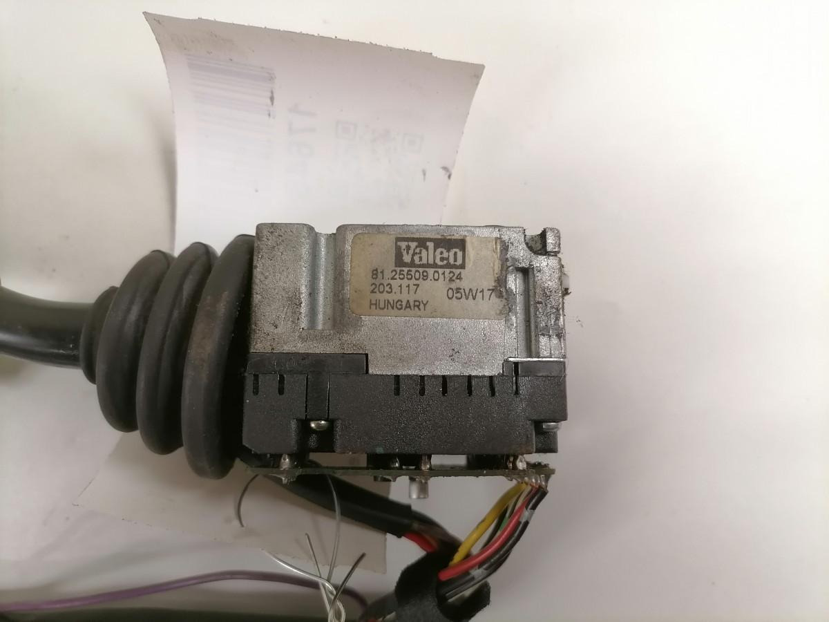 MAN Switch 81255090124 - Sistema eléctrico para Camión: foto 4 MAN Switch 81255090124 - Sistema eléctrico para Camión: foto 4