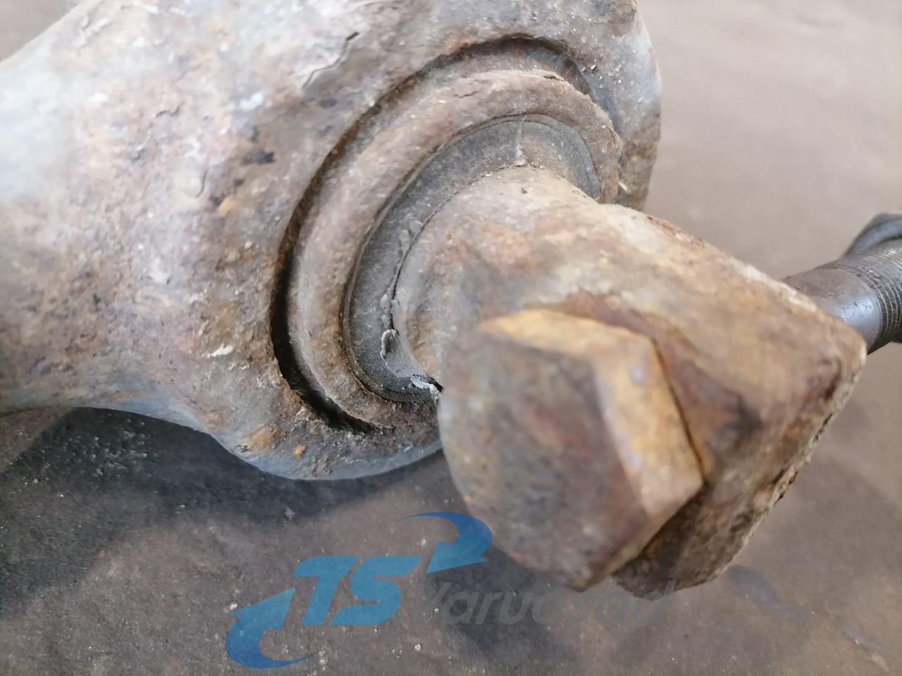 MAN Torque rod 81432206236 - Eje y piezas para Camión: foto 4 MAN Torque rod 81432206236 - Eje y piezas para Camión: foto 4