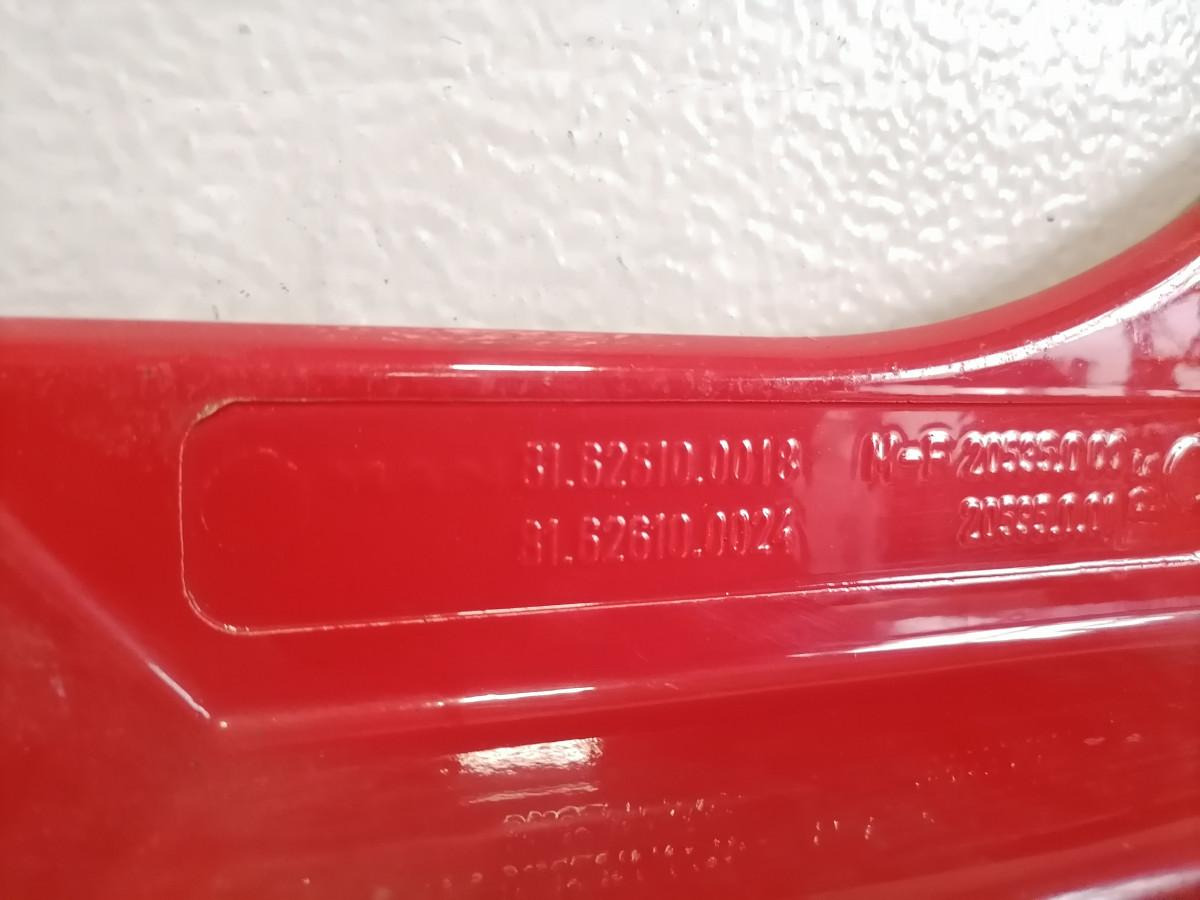 MAN Ukse pikendus, parem 81626100018 - Puerta y piezas para Camión: foto 2 MAN Ukse pikendus, parem 81626100018 - Puerta y piezas para Camión: foto 2