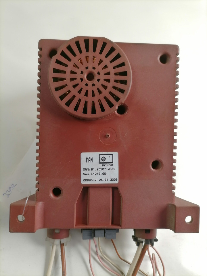 MAN Voltage converter 81259070309 - Sistema eléctrico para Camión: foto 3 MAN Voltage converter 81259070309 - Sistema eléctrico para Camión: foto 3
