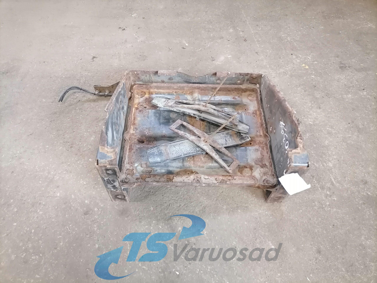 Mercedes-Benz Battery box A9415400916 - Acumulador para Camión: foto 2 Mercedes-Benz Battery box A9415400916 - Acumulador para Camión: foto 2