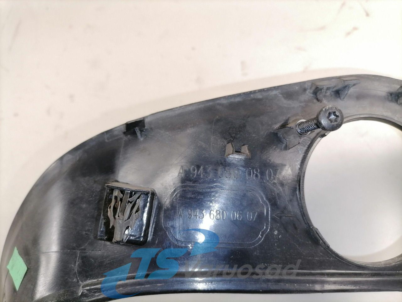 Mercedes-Benz Dashboard cover A9436800607 - Salpicadero para Camión: foto 4 Mercedes-Benz Dashboard cover A9436800607 - Salpicadero para Camión: foto 4