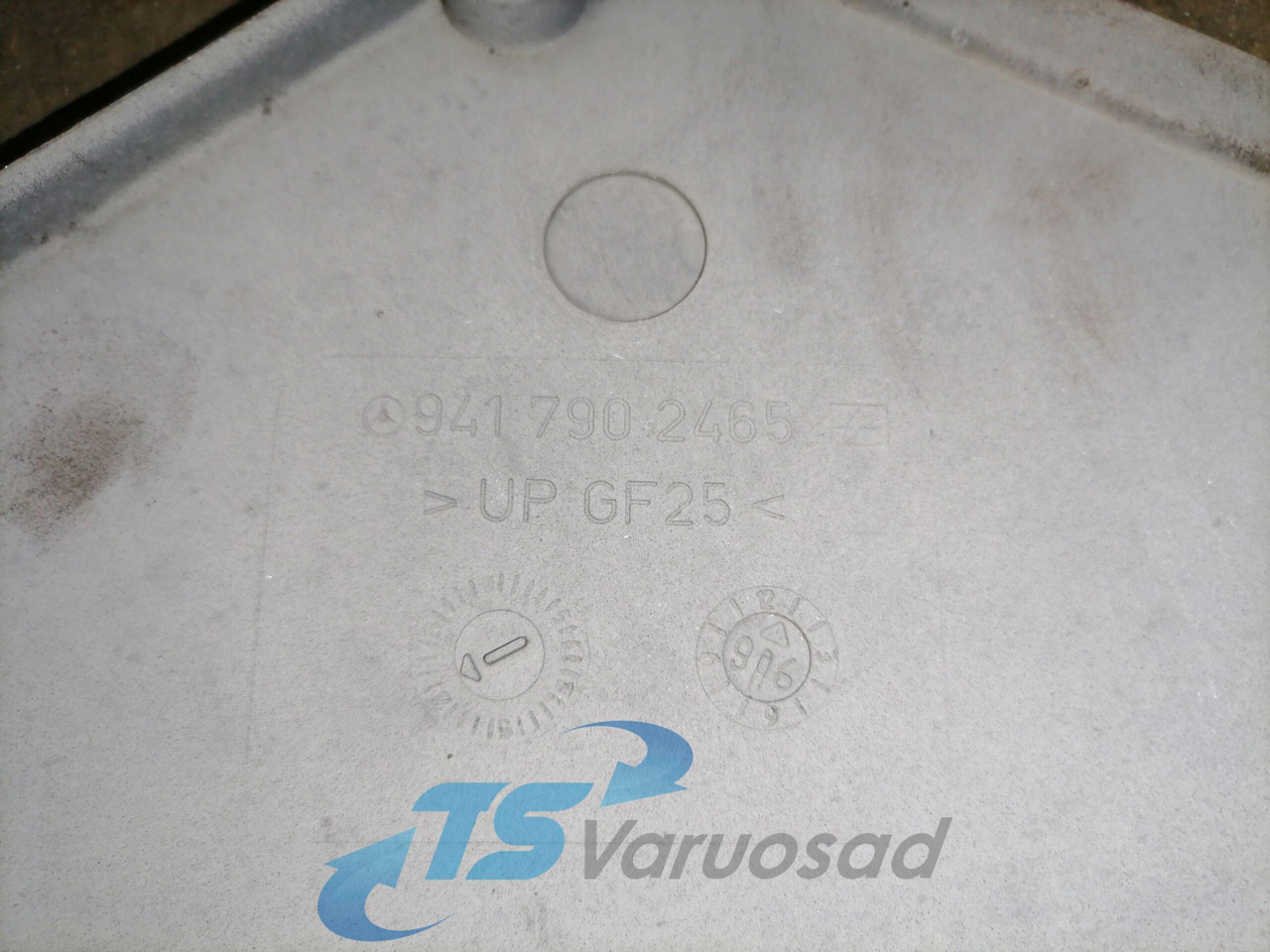 Mercedes-Benz Kabiini tuulesuunaja, ülemine parem A9417903365 - Aerodinámica/ Spoiler para Camión: foto 3 Mercedes-Benz Kabiini tuulesuunaja, ülemine parem A9417903365 - Aerodinámica/ Spoiler para Camión: foto 3