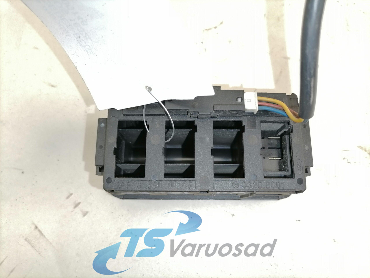 Mercedes-Benz Lülitite moodul 9435400146 - Cabina para Camión: foto 3 Mercedes-Benz Lülitite moodul 9435400146 - Cabina para Camión: foto 3