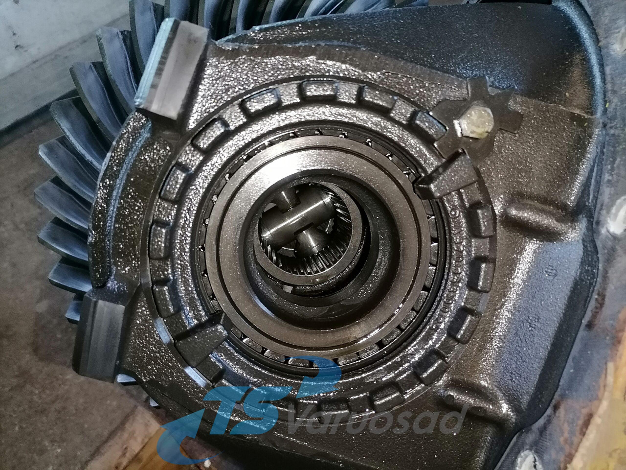 Mercedes-Benz Reduktor HL 6/3 DCLS - 13 / 2,846 A0003504303 - Mando final para Camión: foto 5 Mercedes-Benz Reduktor HL 6/3 DCLS - 13 / 2,846 A0003504303 - Mando final para Camión: foto 5
