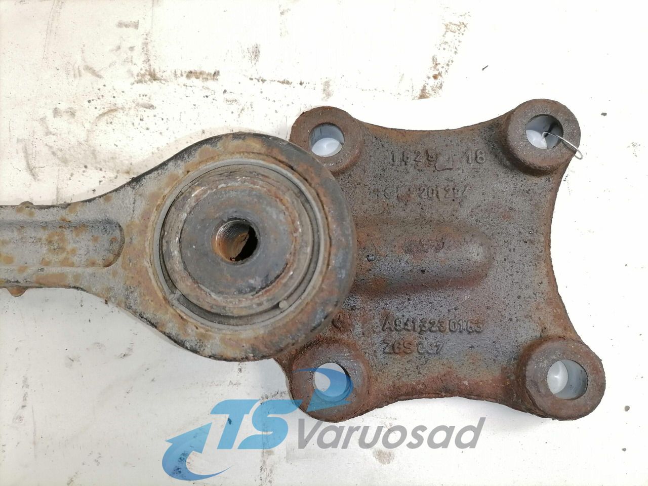 Mercedes-Benz Stabilisaatorvarda liigend A9413230163 - Barra estabilizadora para Camión: foto 2 Mercedes-Benz Stabilisaatorvarda liigend A9413230163 - Barra estabilizadora para Camión: foto 2