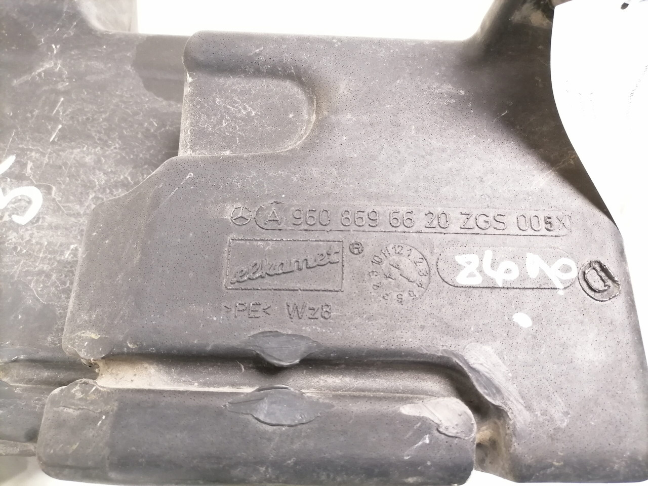 Mercedes-Benz Windscreen washer fluid tank A9608696620 - Limpiaparabrisas para Camión: foto 3 Mercedes-Benz Windscreen washer fluid tank A9608696620 - Limpiaparabrisas para Camión: foto 3