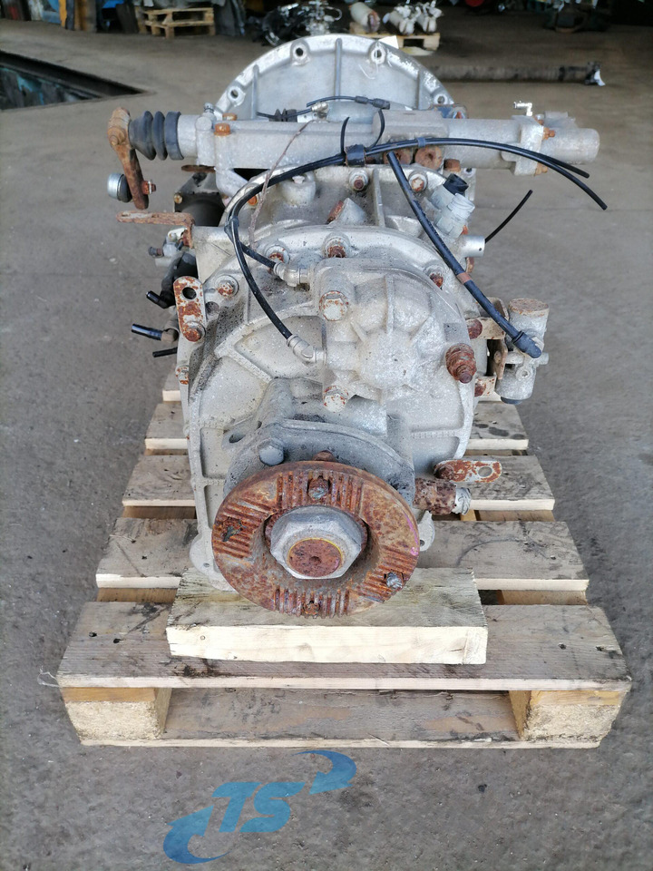 Renault Käigukast Y06365 - Caja de cambios y piezas para Camión: foto 3 Renault Käigukast Y06365 - Caja de cambios y piezas para Camión: foto 3