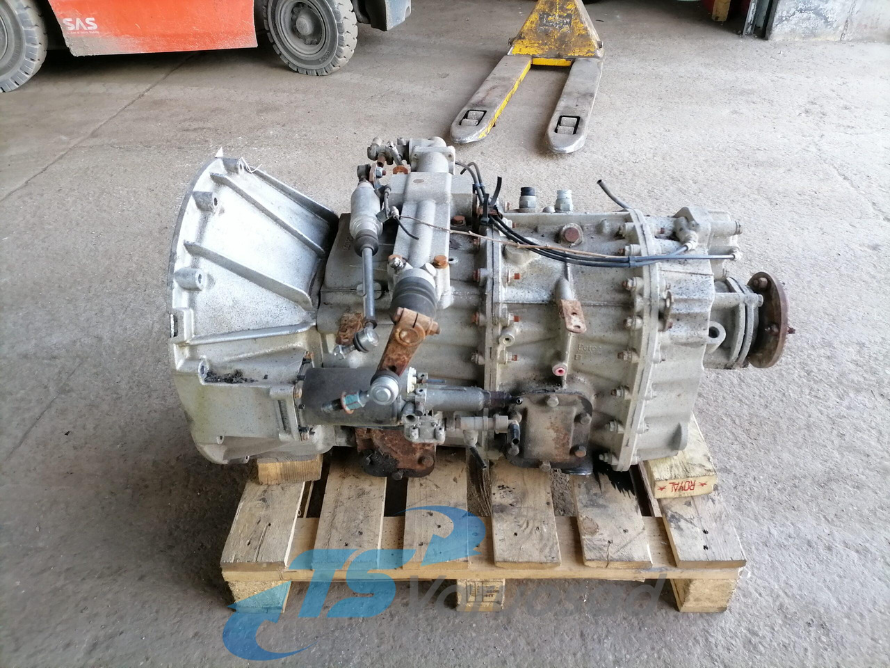 Renault Käigukast Y06365 - Caja de cambios y piezas para Camión: foto 2 Renault Käigukast Y06365 - Caja de cambios y piezas para Camión: foto 2