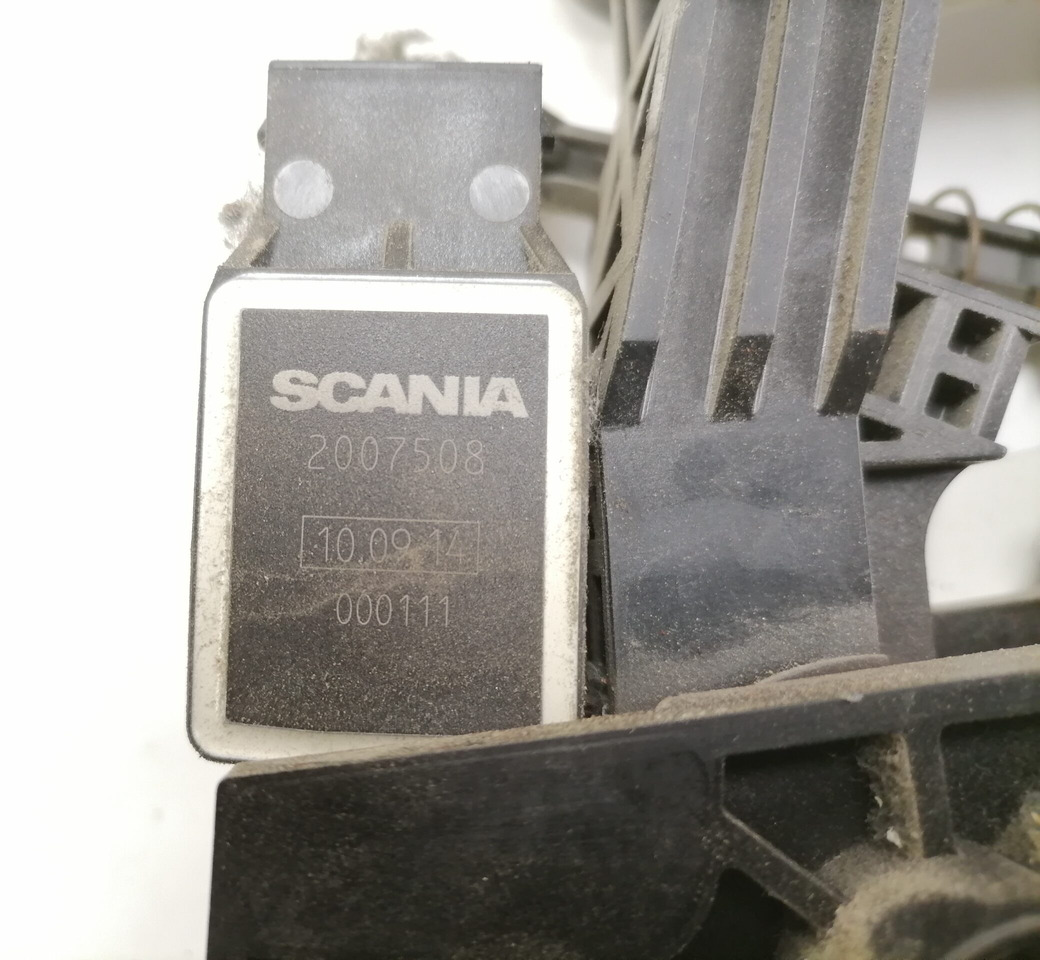 Scania Accelerator pedal 2395418 - Procesamiento de combustible para Camión: foto 2 Scania Accelerator pedal 2395418 - Procesamiento de combustible para Camión: foto 2