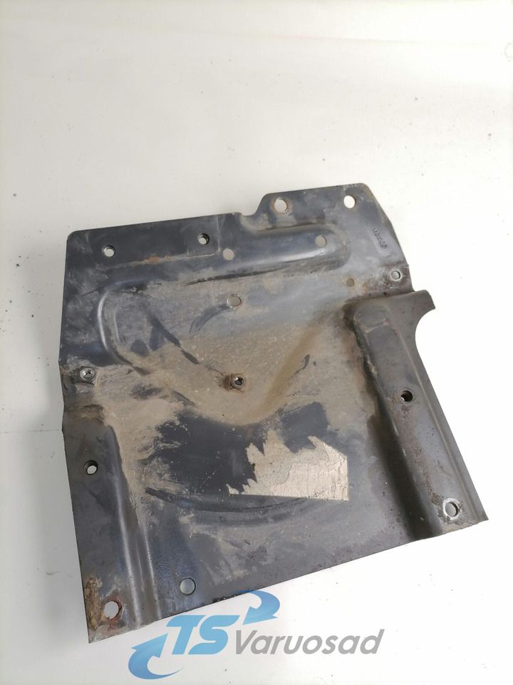 Scania Bumper bracket 1431585 - Parachoques para Camión: foto 2 Scania Bumper bracket 1431585 - Parachoques para Camión: foto 2