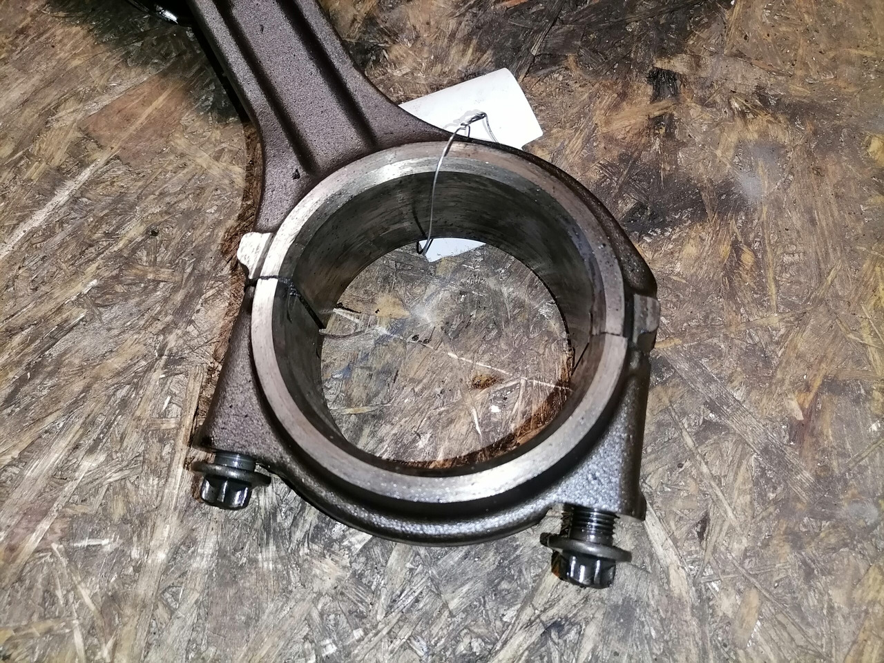 Scania Connecting rod + piston 1798596 - Pistones/ Anillos/ Bujes para Camión: foto 2 Scania Connecting rod + piston 1798596 - Pistones/ Anillos/ Bujes para Camión: foto 2