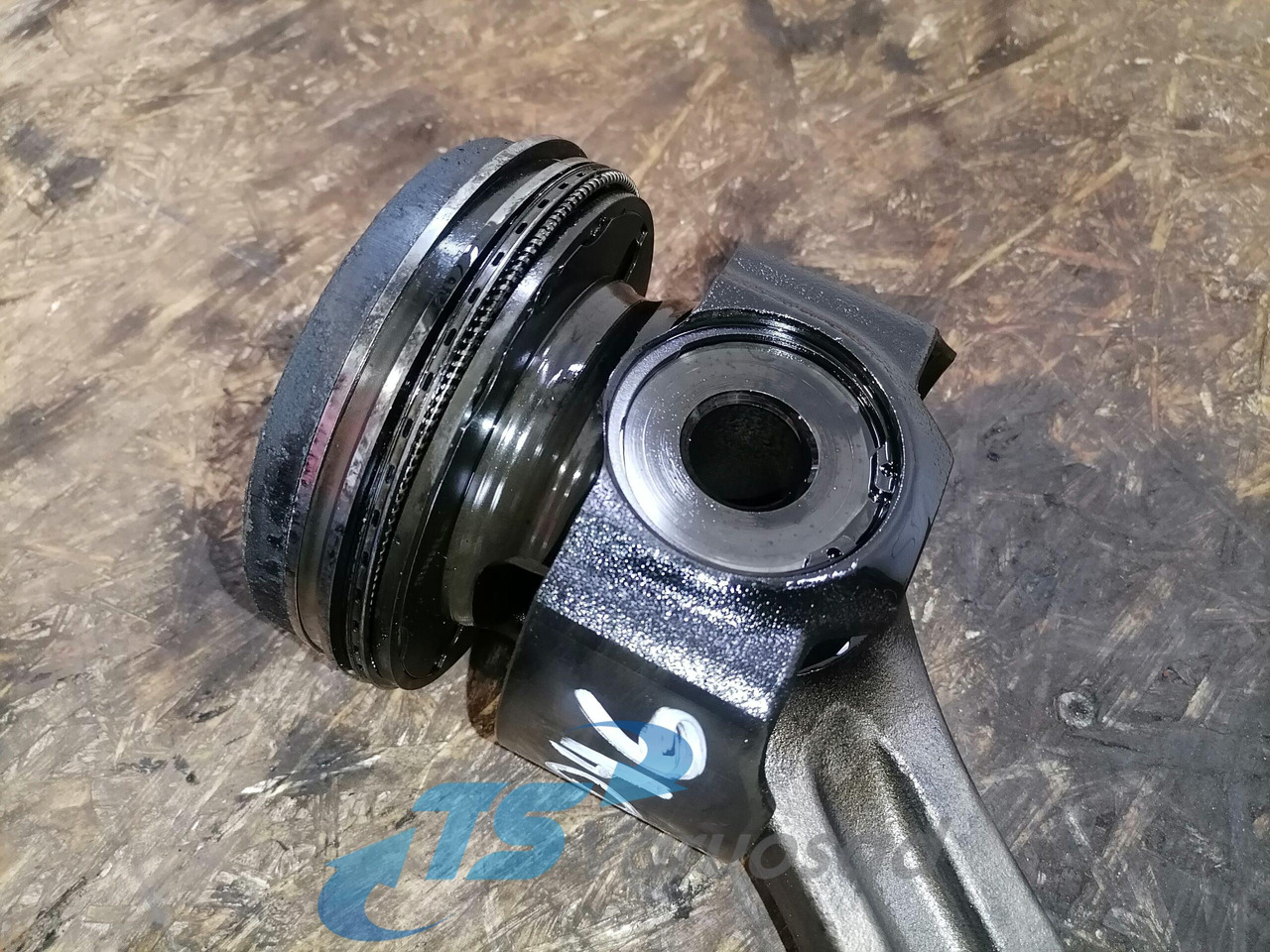 Scania Connecting rod + piston 2263286 - Pistones/ Anillos/ Bujes para Camión: foto 2 Scania Connecting rod + piston 2263286 - Pistones/ Anillos/ Bujes para Camión: foto 2
