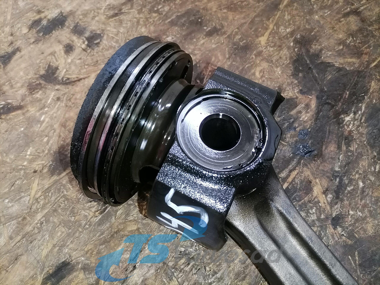 Scania Connecting rod + piston 2263286 - Pistones/ Anillos/ Bujes para Camión: foto 2 Scania Connecting rod + piston 2263286 - Pistones/ Anillos/ Bujes para Camión: foto 2