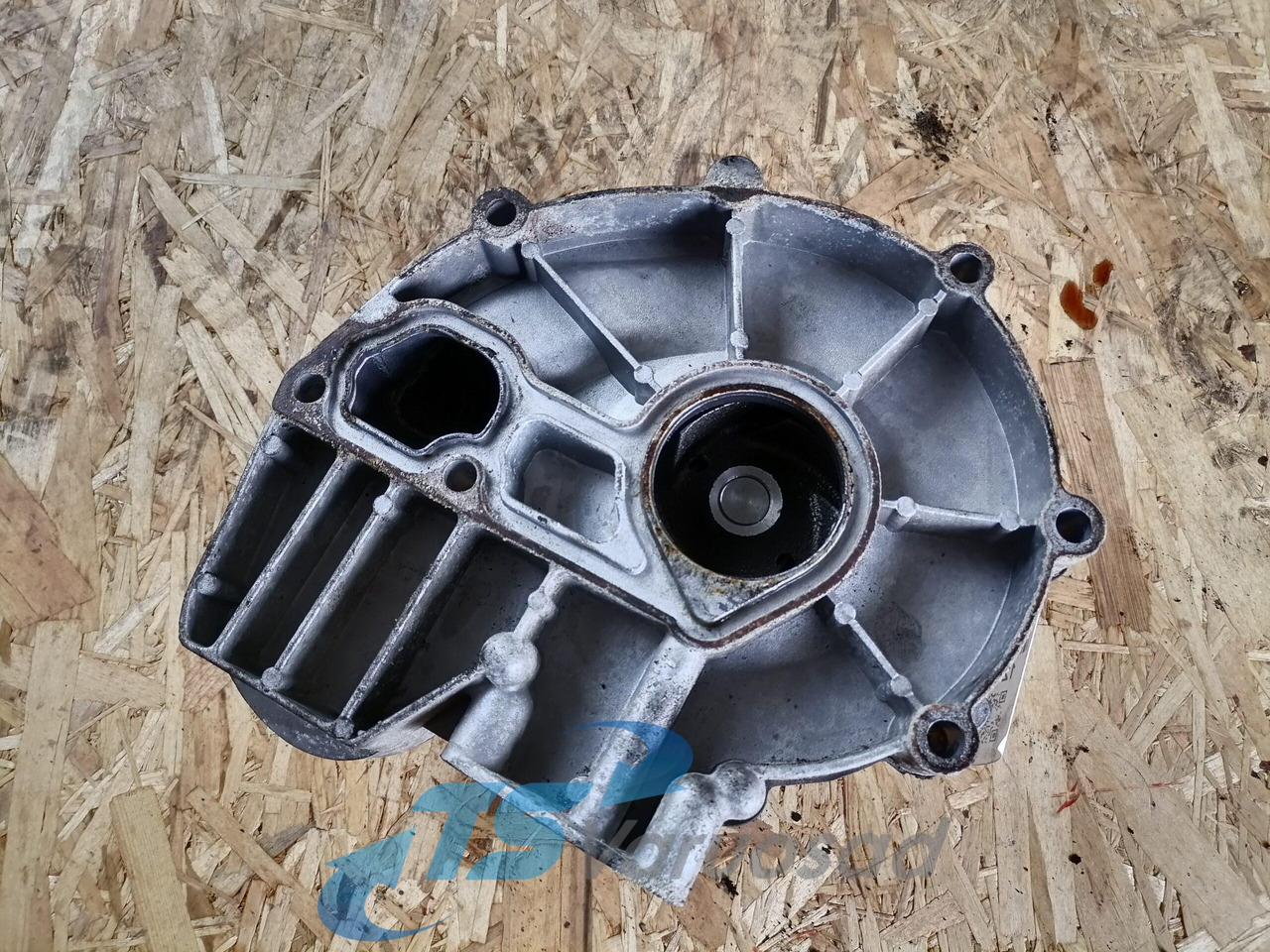 Scania Cooling pump 1896752 - Bomba de refrigerante para Camión: foto 2 Scania Cooling pump 1896752 - Bomba de refrigerante para Camión: foto 2