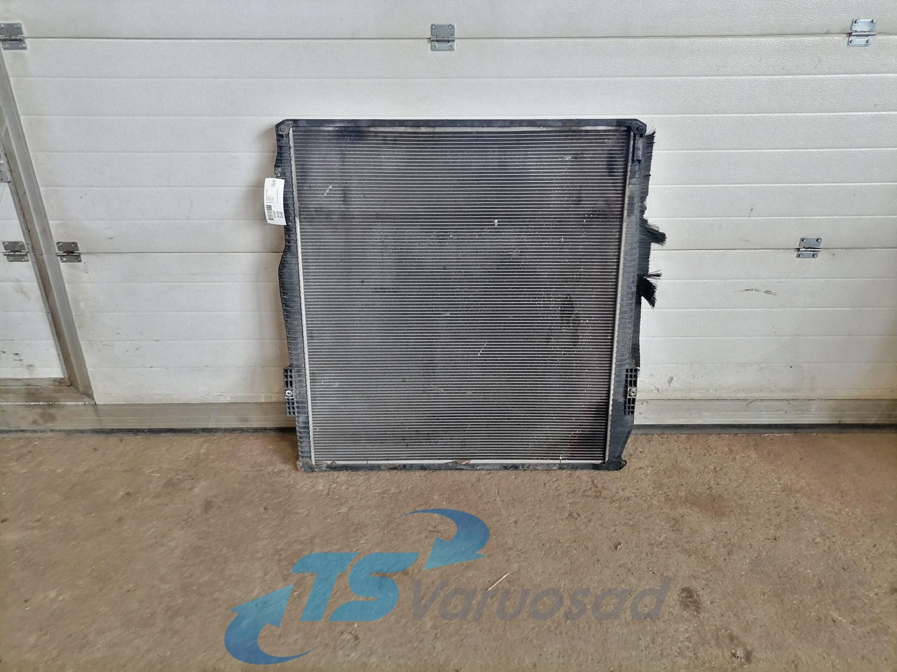 Scania Cooling radiator 1781365 - Radiador para Camión: foto 1 Scania Cooling radiator 1781365 - Radiador para Camión: foto 1