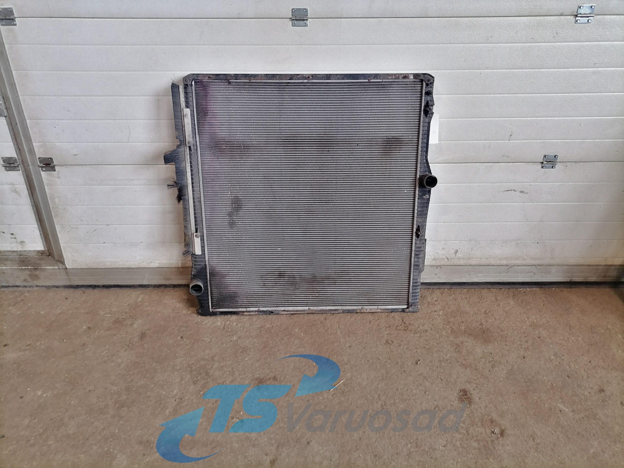 Scania Cooling radiator 1781365 - Radiador para Camión: foto 2 Scania Cooling radiator 1781365 - Radiador para Camión: foto 2