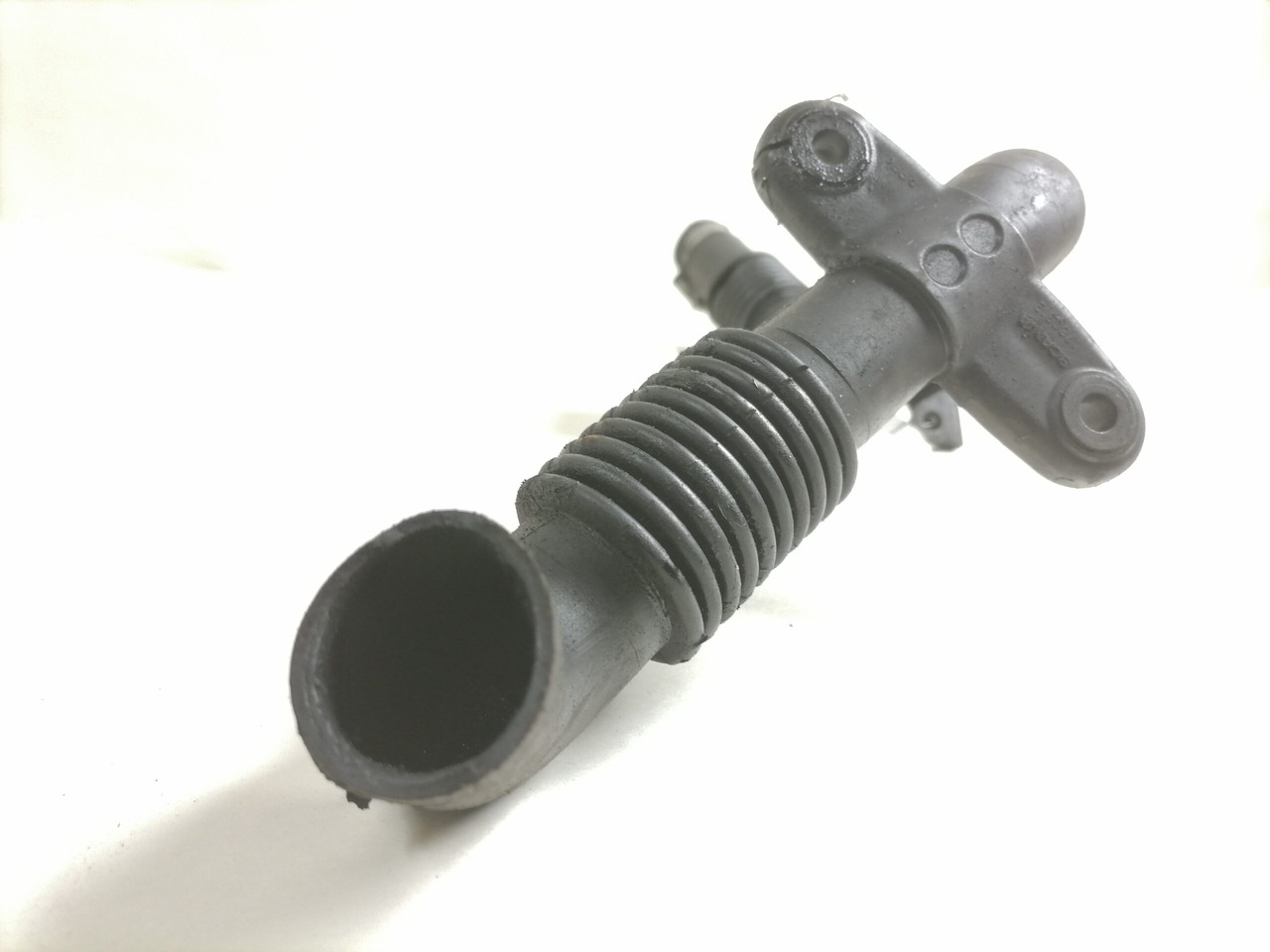 Scania Crankcase Ventilation Pipe 1527683 - Cárter para Camión: foto 2 Scania Crankcase Ventilation Pipe 1527683 - Cárter para Camión: foto 2