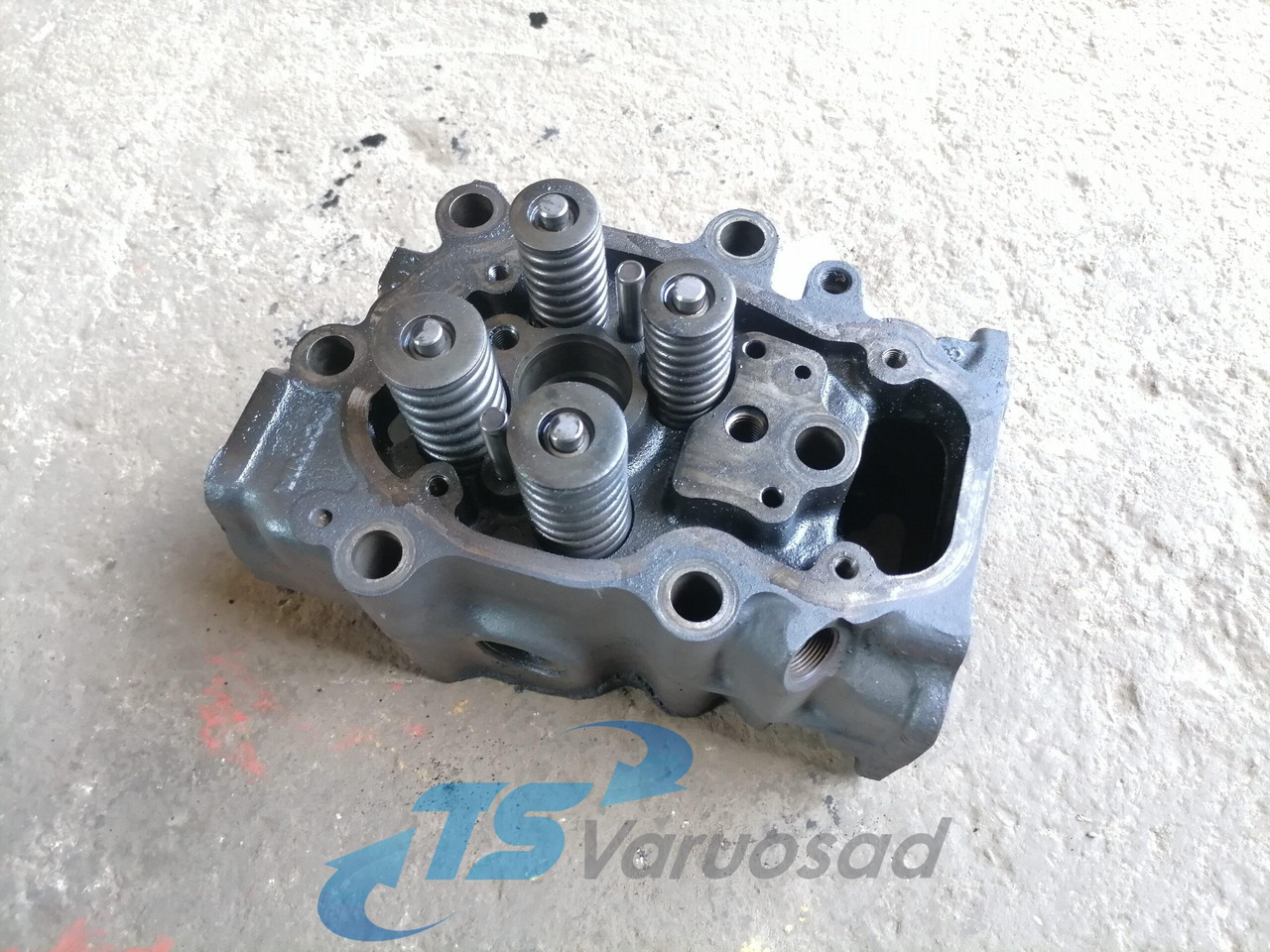 Scania Cylinder head, XPI 1874583 - Cabezal de bloque para Camión: foto 1 Scania Cylinder head, XPI 1874583 - Cabezal de bloque para Camión: foto 1