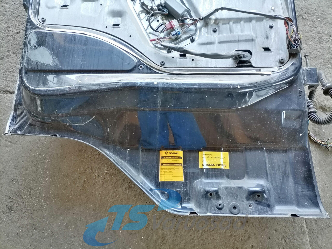 Scania Door 1476534 - Puerta y piezas para Camión: foto 3 Scania Door 1476534 - Puerta y piezas para Camión: foto 3