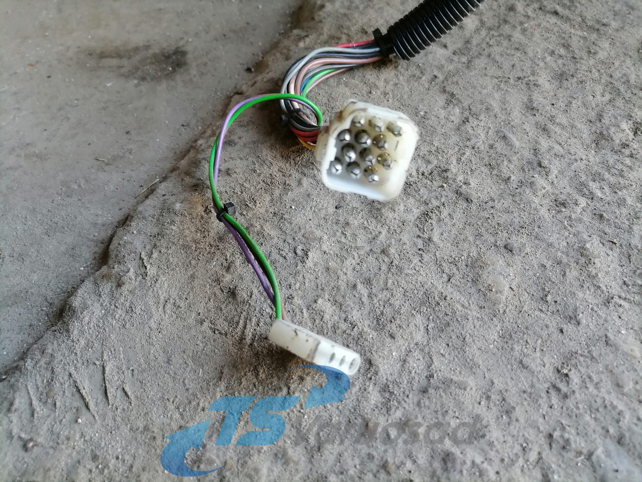 Scania Door 1476535 - Puerta y piezas para Camión: foto 4 Scania Door 1476535 - Puerta y piezas para Camión: foto 4