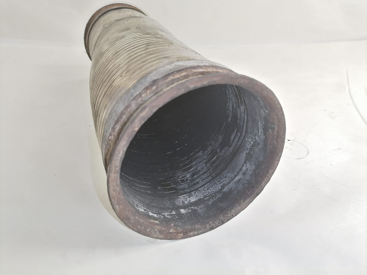 Scania Exhaust pipe 1726289 - Silenciador para Camión: foto 3 Scania Exhaust pipe 1726289 - Silenciador para Camión: foto 3