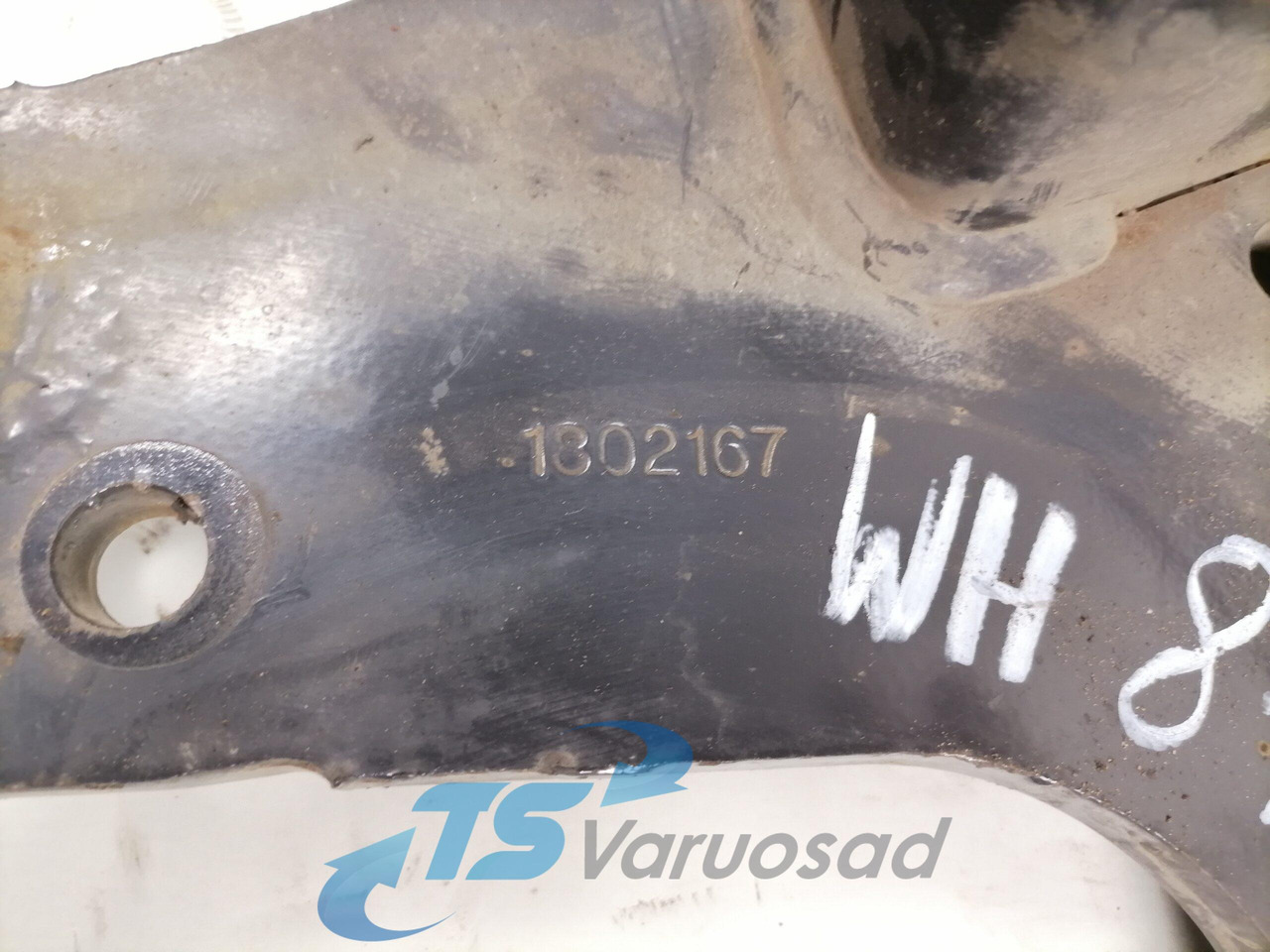 Scania Front bumper carrier 1802167 - Parachoques para Camión: foto 2 Scania Front bumper carrier 1802167 - Parachoques para Camión: foto 2