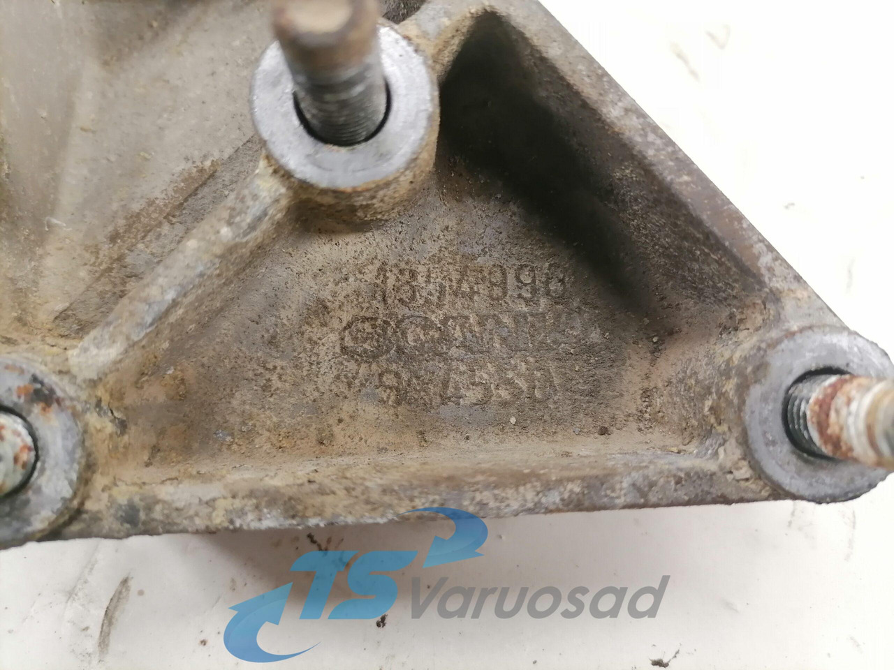 Scania Käiguvahetushoova kinnitus 1354990 - Caja de cambios y piezas para Camión: foto 2 Scania Käiguvahetushoova kinnitus 1354990 - Caja de cambios y piezas para Camión: foto 2